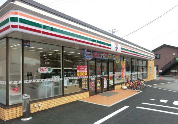 コンビニ　セブンイレブン浦和原山3丁目店（コンビニ）まで592m