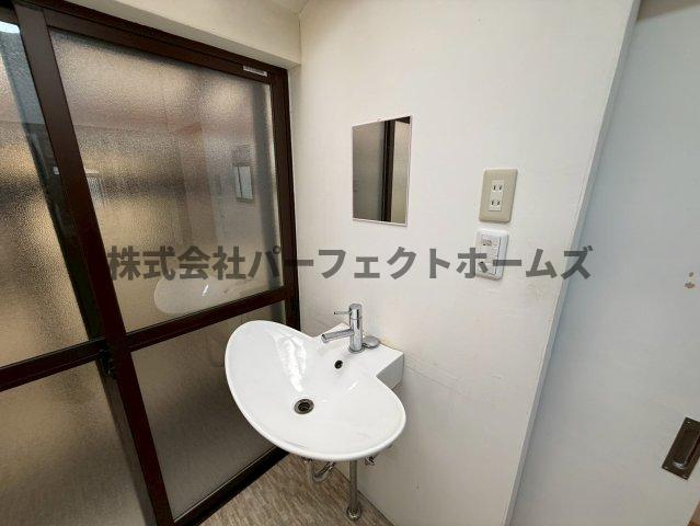 洗面設備　使いやすい洗面台です