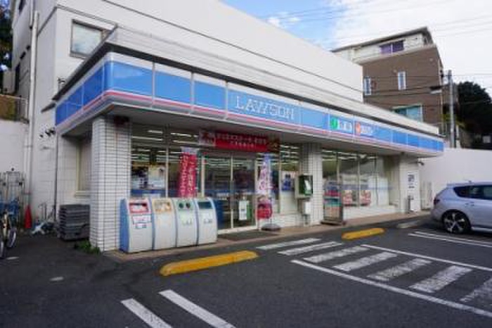 コンビニ　ローソン三ッ沢下町店（コンビニ）まで281m