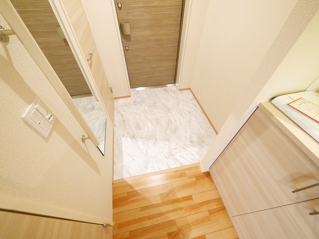 玄関　収納もある玄関です