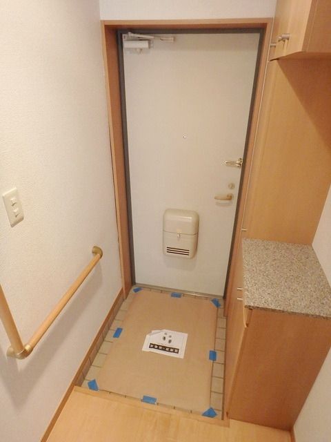 玄関　★お問い合わせはタウンハウジング府中店まで★