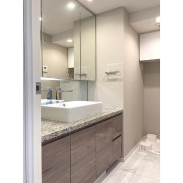 洗面設備　※写真は同タイプ住戸です。