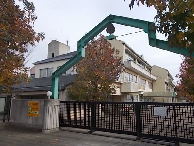小学校　稲荷第二小学校（小学校）まで1100m