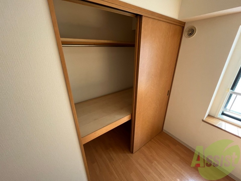 収納　洋室の収納です。部屋がすっきり片付きます。