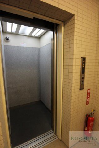 ロビー　玄関