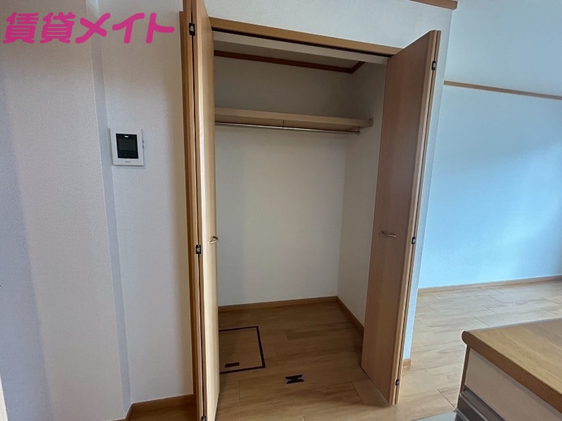 収納　別部屋反転同型写真
