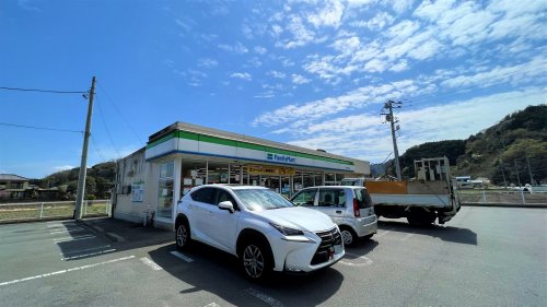 コンビニ　ファミリーマート 清水町徳倉南店（コンビニ）まで571m
