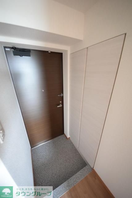 玄関　トールタイプのシューズボックス