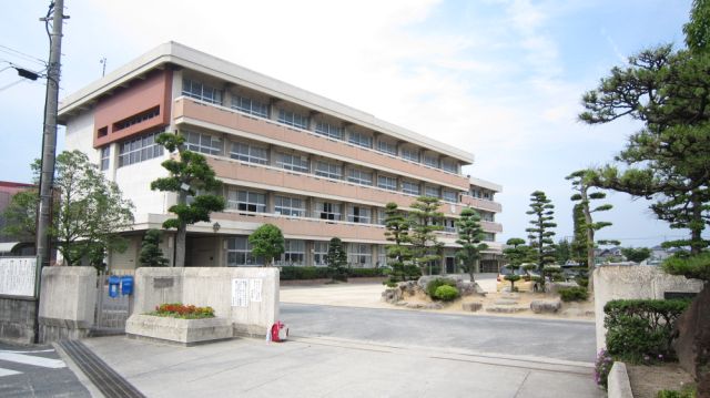 小学校　岡山市立平福小学校（小学校）まで504m