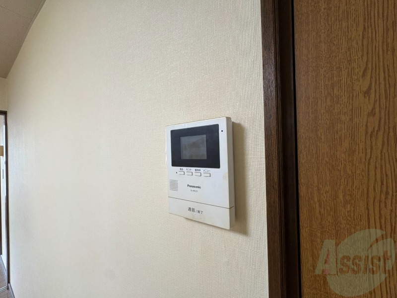 セキュリティ　ＴＶモニター付インターホンです。来客者の顔が見えるので安心！
