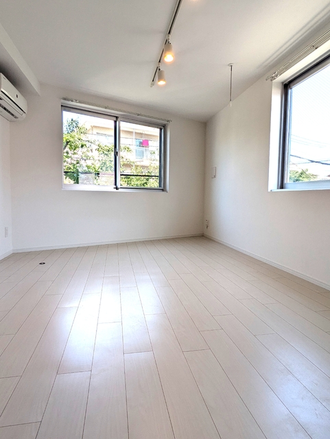 居室・リビング　★２面採光の明るいお部屋です★