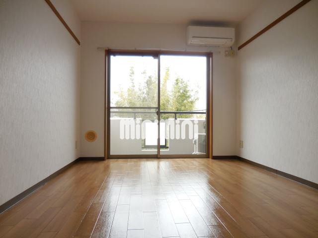 居室・リビング　４階角部屋で心地良い日当りと風通し良好のお部屋です。