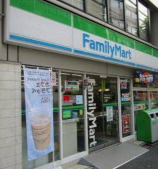 コンビニ　ファミリーマート亀戸中之橋店（コンビニ）まで549m