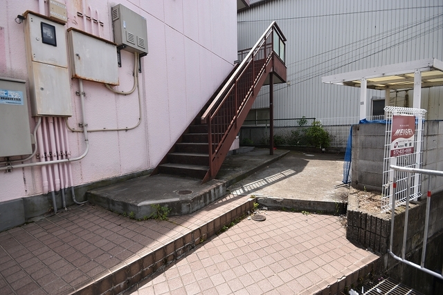 駐車場　エントランス