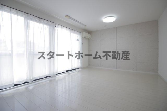 居室・リビング　居間です