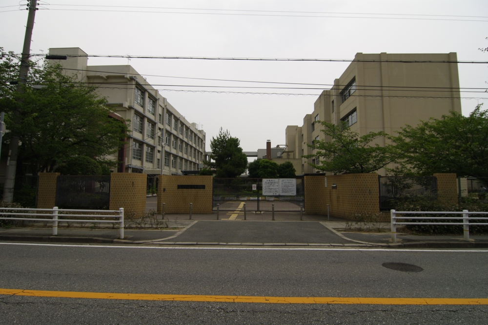 中学校　尼崎市立　立花中学校（中学校）まで544m