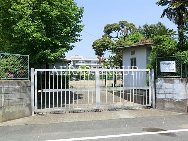 中学校　川口市立岸川中学校（中学校）まで666m
