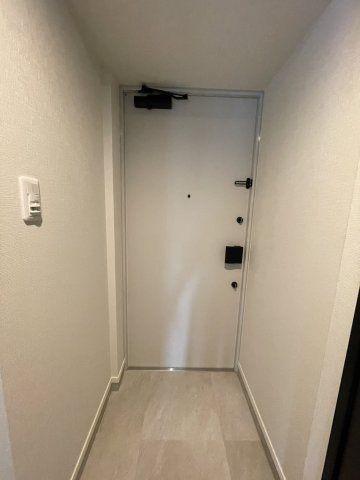 玄関　写真は同タイプ住居です