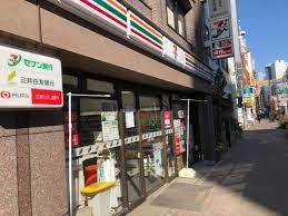 コンビニ　セブンイレブン渋谷本町4丁目店（コンビニ）まで213m
