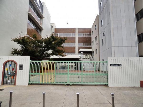 小学校　大阪市立矢田北小学校（小学校）まで555m