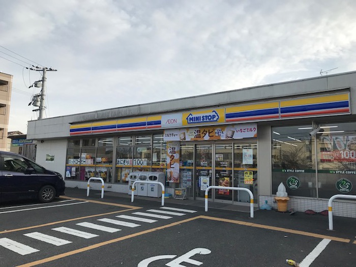 コンビニ　ミニストップ（コンビニ）まで1000m