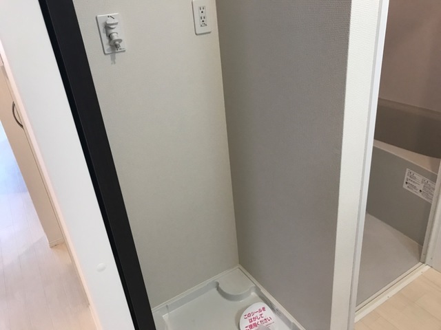 玄関　洗濯機置場