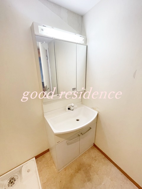 洗面設備　【南向き♪ペットと暮らせる♪】スーパー至近住環境良好！