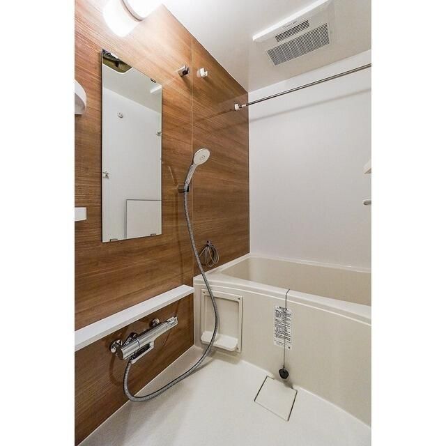 バス・シャワールーム　写真は同タイプ住居です。