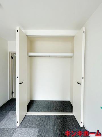 収納　写真は別のお部屋です。