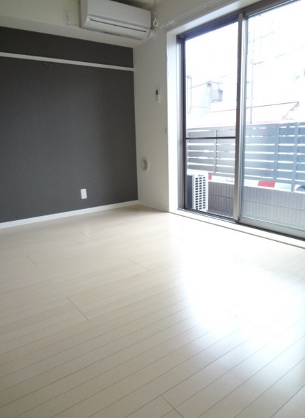 居室・リビング　開放感のあるゆったりとしたお部屋です♪