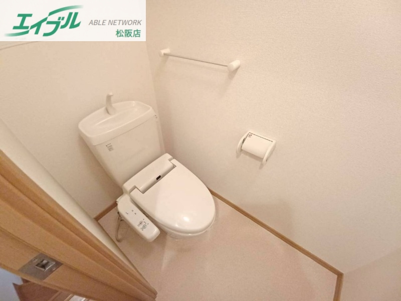トイレ　別部屋反転写真