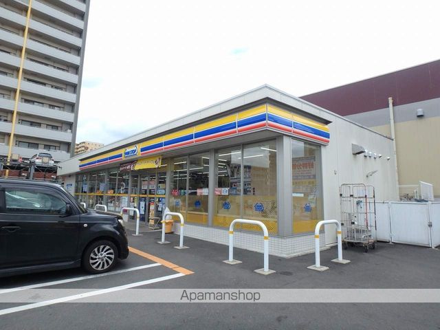コンビニ　ミニストップ（コンビニ）まで650m