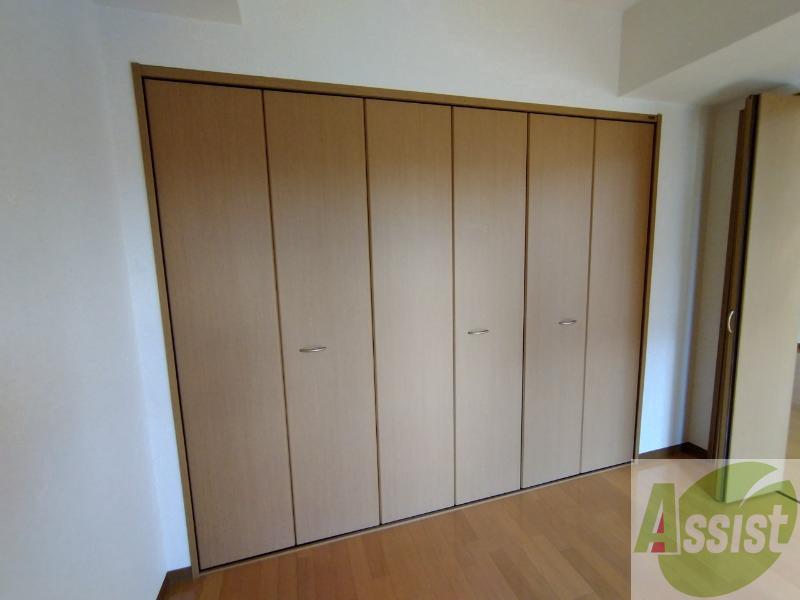 収納　寝室の収納です。部屋がすっきり片付きます。