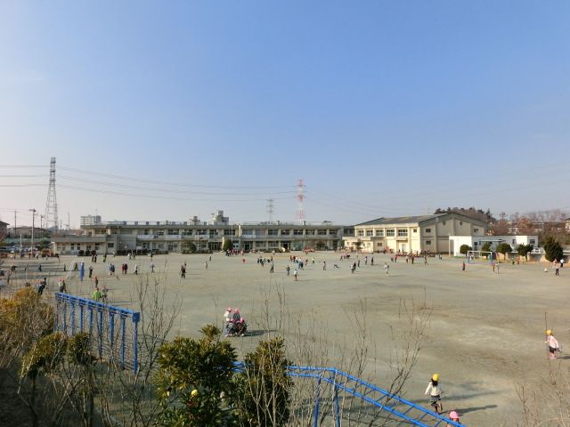 小学校　泉谷小学校（小学校）まで1100m