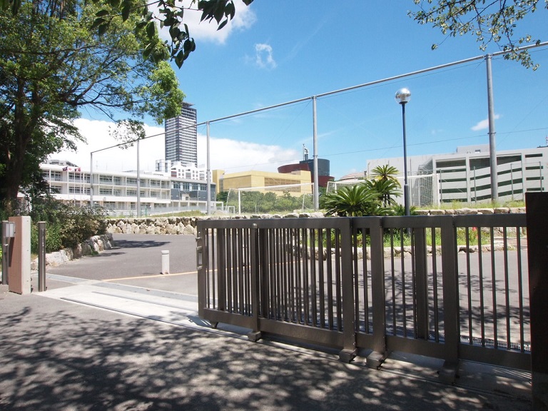中学校　北九州市立思永中学校（中学校）まで553m