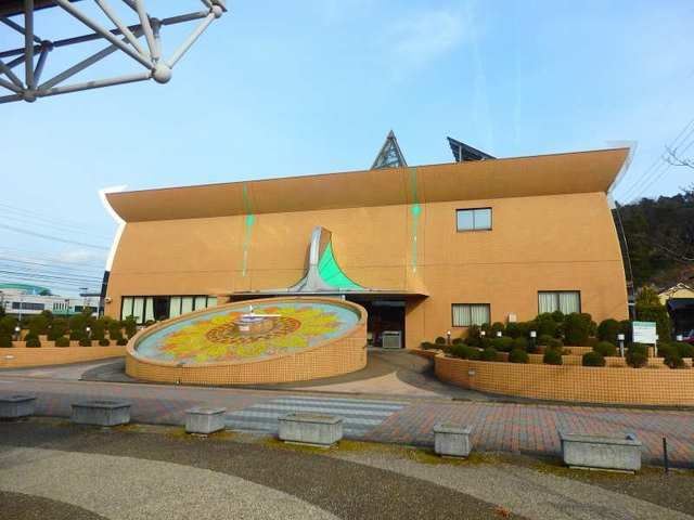 図書館　桑名市立図書館（図書館）まで200m