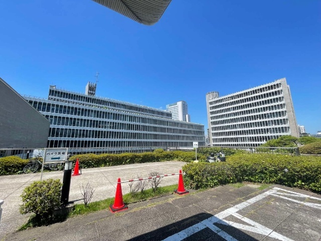 役所　目黒区役所（役所）まで444m
