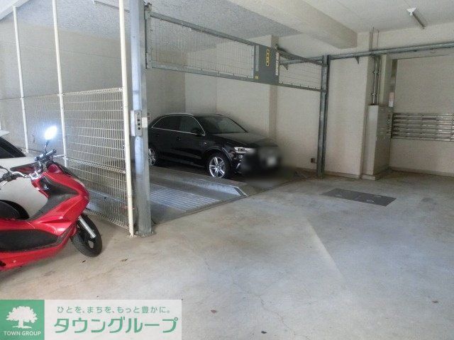 駐車場　敷地内駐車場