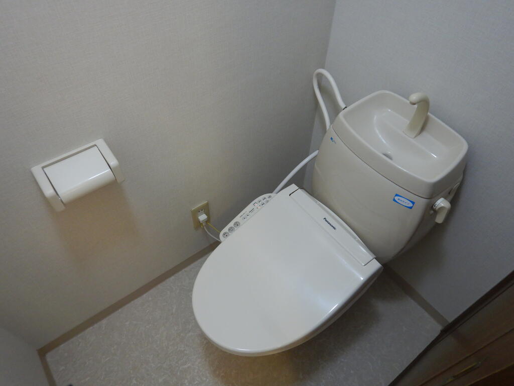 トイレ　ウォシュレット完備