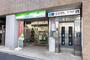 コンビニ　ファミリーマート新中野駅前店（コンビニ）まで400m
