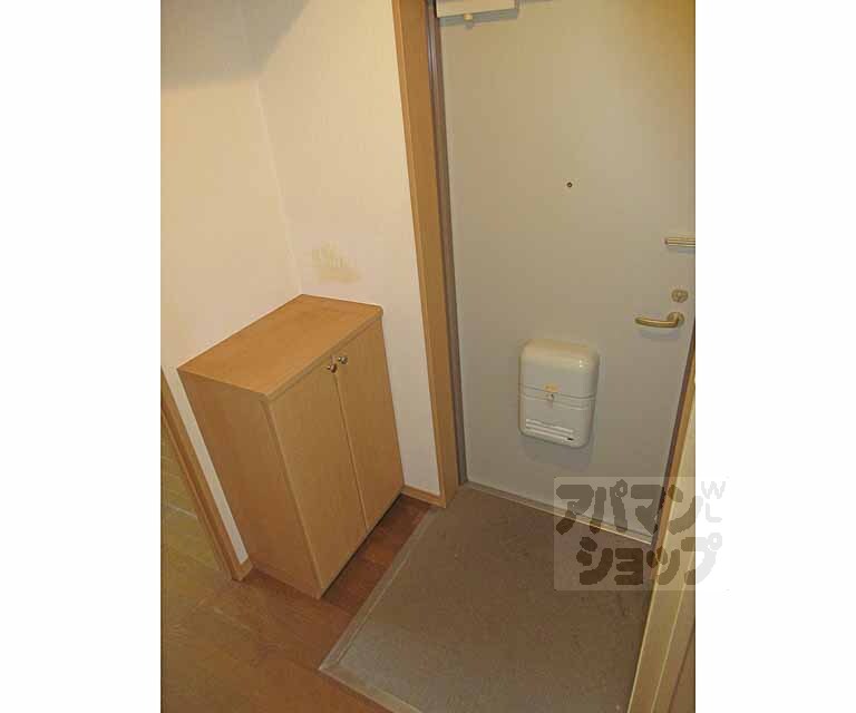 玄関　下駄箱付きの広い玄関ですよ～