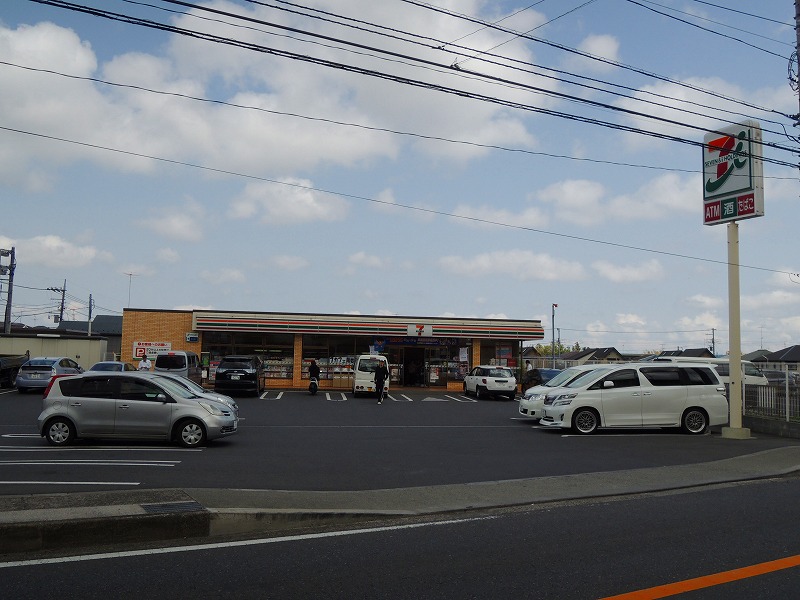 コンビニ　セブンイレブン（コンビニ）まで470m