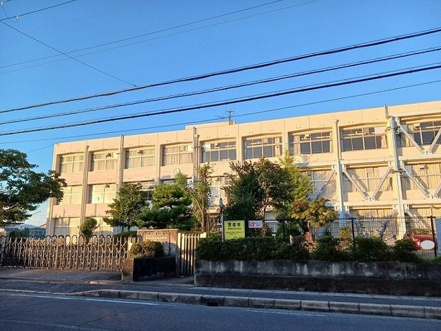 小学校　治田西小学校（小学校）まで290m