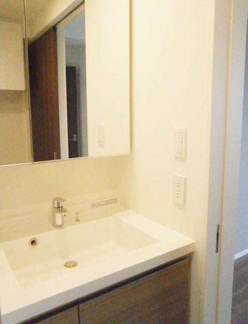 洗面設備　※写真は同タイプ住戸です。