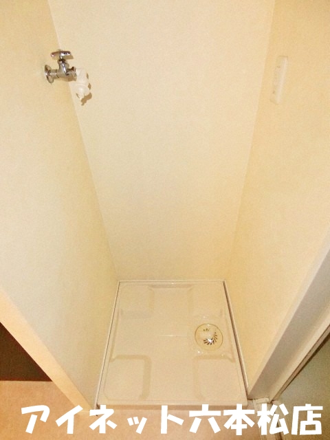 その他設備　室内洗濯機置場完備。