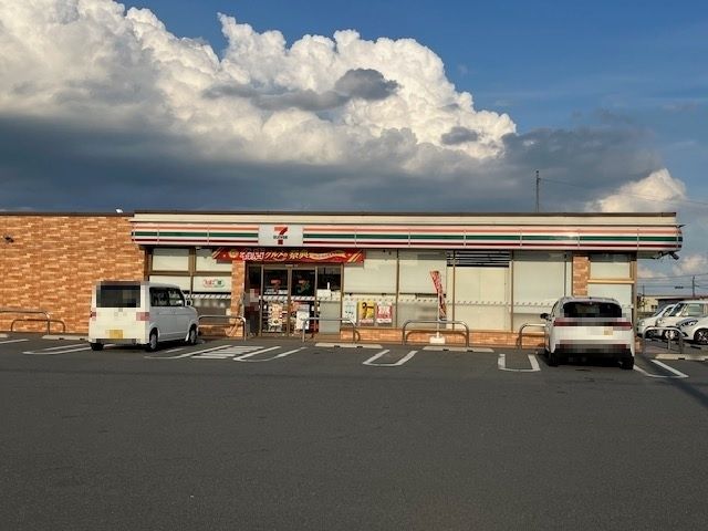 コンビニ　セブンイレブン前橋宮地町店（コンビニ）まで550m