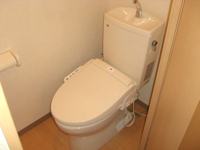 シャインファーストのトイレ写真