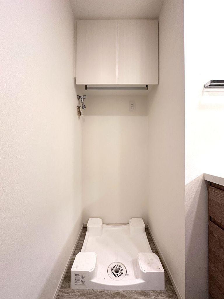 その他設備　洗濯機置き場（クリーニング前です）