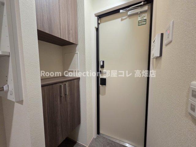 玄関　※同社施工物件イメージ写真　現況優先