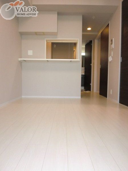京急本線 黄金町駅 徒歩2分 11階建 築14年の居間写真